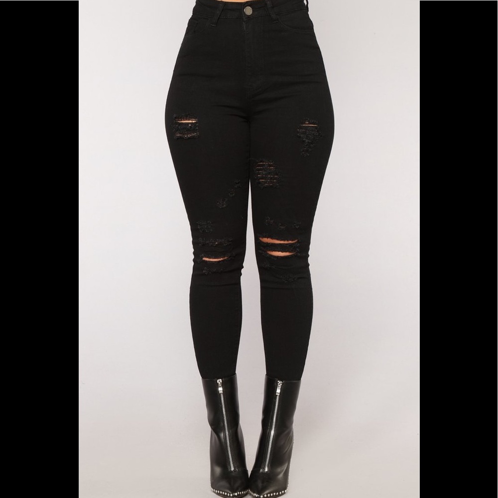 Fashion Nova Black Highwaisted Distressed Jeans